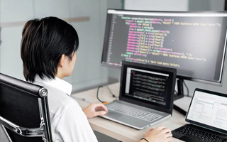 郑州 ,php声明和调用变量的符号是什么？